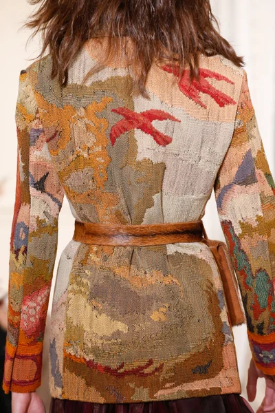 Look 33